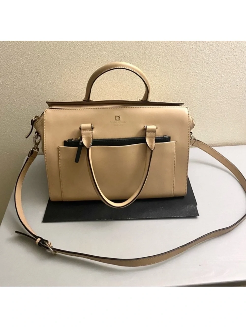 Kate Spade Elegant Beige Handbag genuine soft leather for every day. Like new.